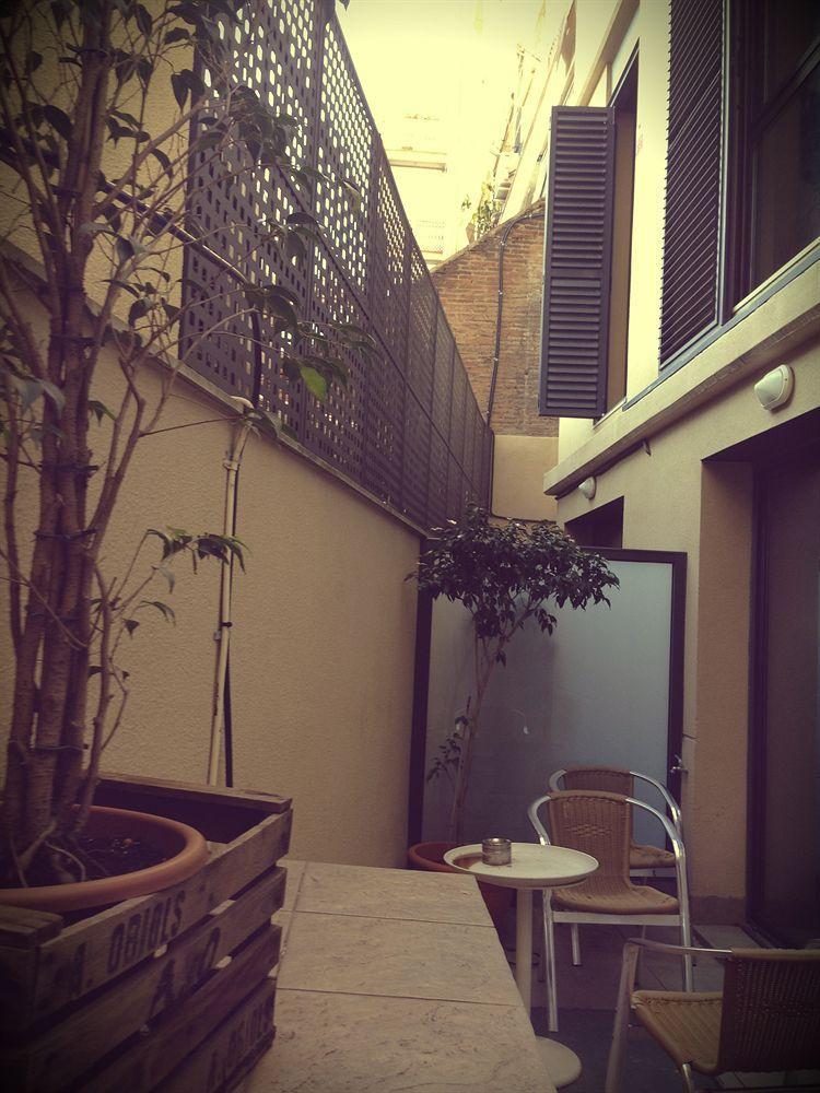 Don Moustache Boutique Hostel Barcelona Ngoại thất bức ảnh